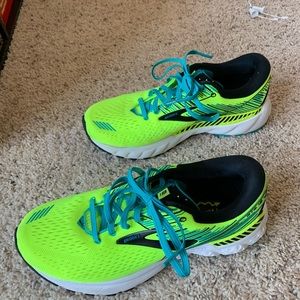 Brooks Adrenaline Men’s size 7/Women’s 8.5